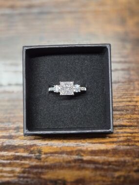 Past, Present & Future Moissanite Ring – 2.5ct (Size 7) ✨